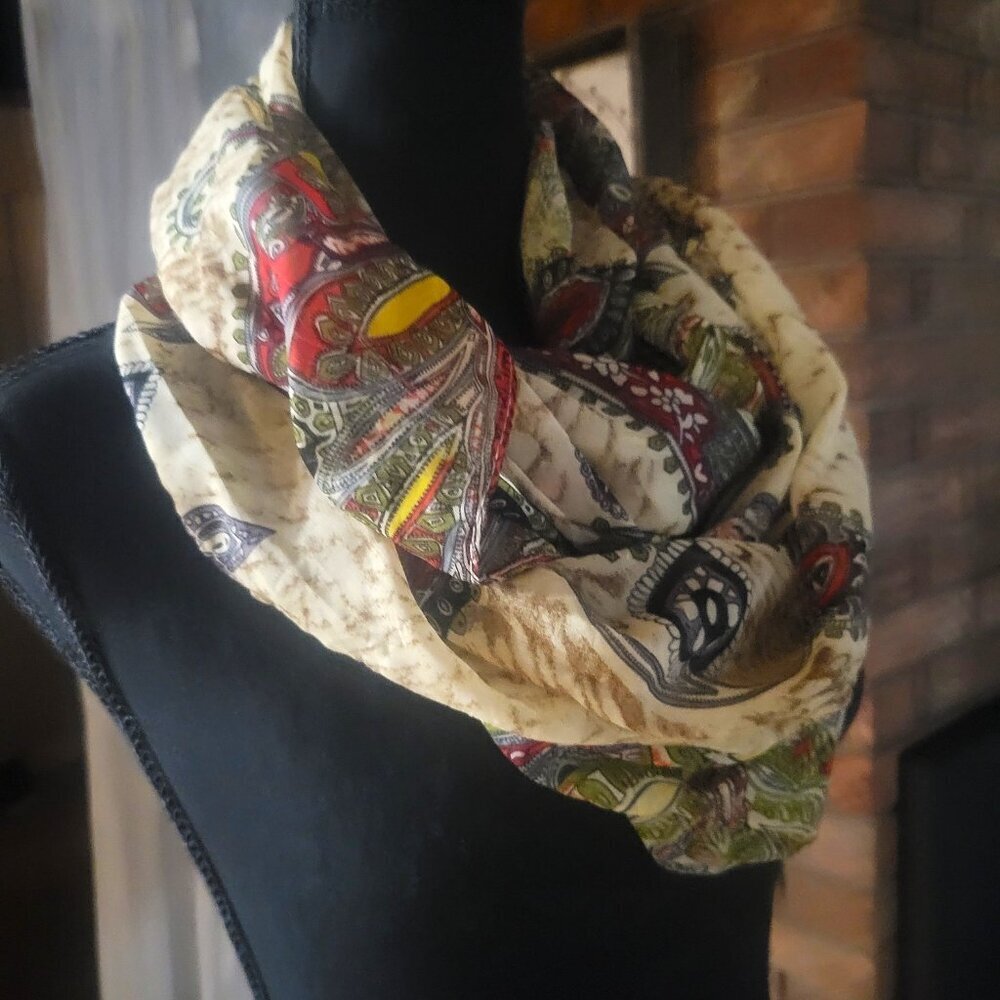 Beautiful Floral/Paisley Infinity Scarf - Picture 4 of 6